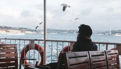 里尔失误频频，遭遇连败颓势难挽